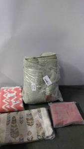 lot 117 image: Assorted Home Decor Items - 3 Piece Set including Blanket, Pillow Covers, and Napkins
