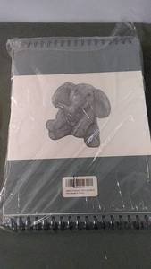 lot 130 image: Set of 2 Premium Sketchbooks - 120 lb, 200 GSM