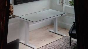 lot 31 image: Glass Standing Desk