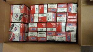 lot 56 image: Lot of 50 Carquest Engine Oil Filters, Model R85315