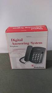 lot 228 image: RadioShack Digital Answering System Telephone - Big Button