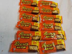 Reeses Big Cup King Size - in date...