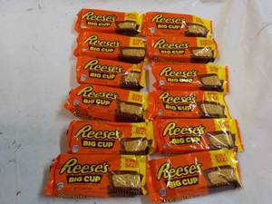 Reeses Big Cup King Size - in date...