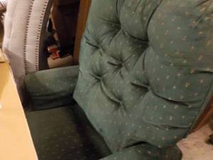 Comfortable rocker recliner