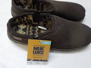 Muk Luks Mens Slippers size 12...