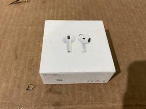 lot 19 image: Air Pods 4