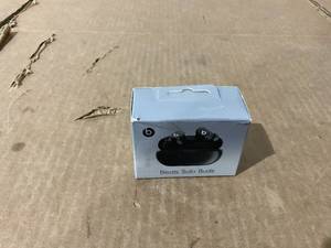 lot 26 image: Beats by Dr. Dre Beats Solo Bluetooth In Ear Ear Buds