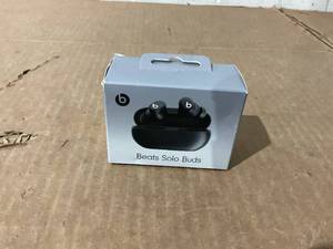 lot 28 image: Beats by Dr. Dre Beats Solo Bluetooth In Ear Ear Buds