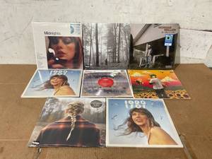 lot 39 image: Miscellaneous Lot of Music Vinyls