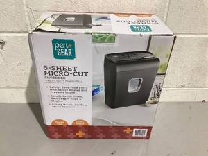 lot 533 image: Pen  Gear 6 Sheet Micro-Cut Paper Shredder