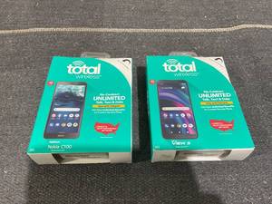 lot 176 image: LOT OF 2 Total Wireless Phones