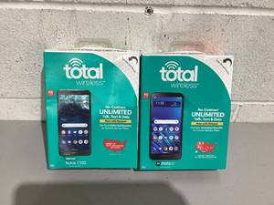 lot 572 image: LOT of 2 Total Wireless Cell Phones