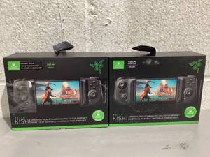 lot 583 image: LOT of 2 Razer Kishi Mobile Gaming Controller for Android