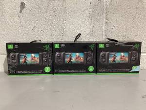 lot 584 image: LOT of 3 Razer Kishi Mobile Gaming Controller for Android