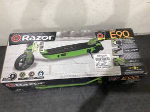 lot 687 image: Razor Black Label E90 Electric Scooter for Tweens Ages 8, 120lbs max, 10mph max, Hub Motor