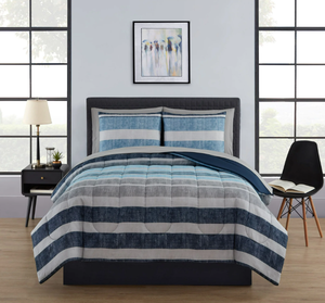 lot 685 image: 7PCS Full Size Mainstays Reversible Bed in a Bag Comforter Set with Sheets
