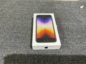lot 206 image: Apple iPhone SE 64GB 3rd Gen