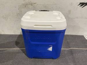lot 309 image: Igloo 60 QT Laguna Ice Chest Cooler with Wheels