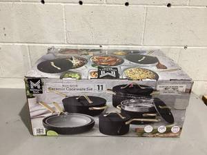 lot 327 image: Members Mark 11-Piece Modern Ceramic Cookware Set