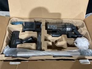 lot 740 image: SAMSUNG Jet 60 Fit Cordless Stick Vacuum
