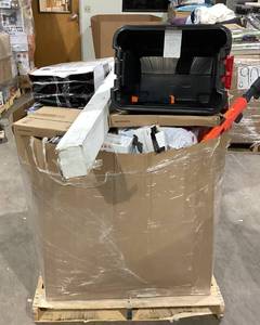 lot 909 image: Wholesale Pallet of Assorted Miscellaneous Items