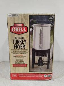 lot 6 image: NEW EXPERT GRILL 30-QUART TURKEY FRYER