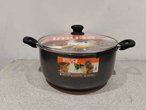 lot 8 image: NEW IMUSA 12.7 QUART STOCK POT