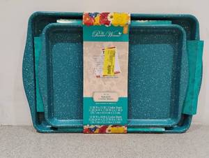 lot 17 image: NEW THE PIONEER WOMAN TIMELESS NONSTICK COOKIE SHEETS