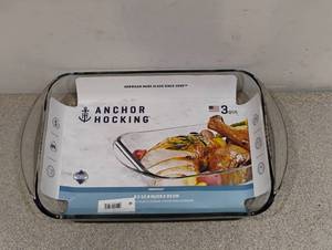 lot 29 image: NEW 3QT ANCHOR HOCKING GLASS BAKING PAN