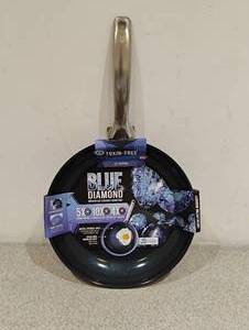 lot 70 image: BLUE DIAMOND ENHANCED CERAMIC NONSTICK 10 FRYING PAN