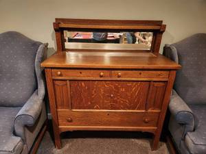 lot 5 image: Antique Wooden Sideboard with Mirror