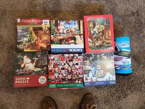 lot 25 image: Christmas and Winter Puzzle Set