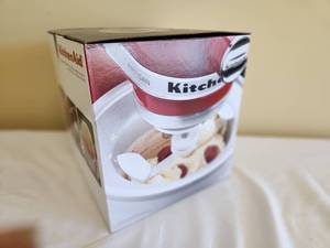lot 29 image: KitchenAid Ice Cream Maker Attachment