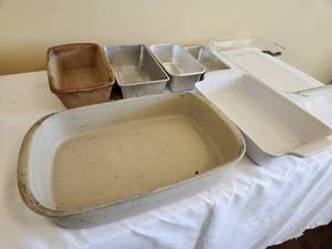 lot 43 image: Pampered Chef Baking Dish Lot