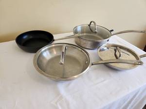 lot 54 image: Farberware & All-Clad Cookware Set