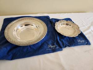 lot 72 image: Reed & Barton Silver Serving Bowls