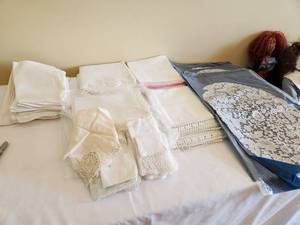 lot 95 image: Vintage Lace Linen Collection