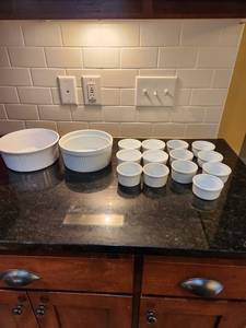 lot 111 image: CorningWare 2.5L Casserole Set