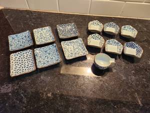 lot 117 image: Japanese Ceramic Dish Set 13pcs