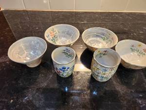 lot 123 image: Hand-Painted Ceramic Bowl & Cup Set