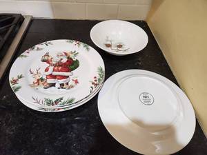 lot 133 image: Pier 1 Winter Wonder Dinnerware Set