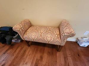 lot 145 image: Elegant Paisley Upholstered Bench