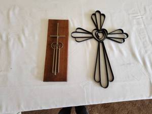 lot 146 image: Decorative Metal & Wood Crosses