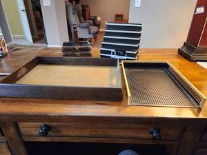 lot 165 image: Stylish Tray & Organizer Set
