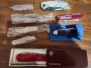 lot 166 image: Victorinox & Mixed Pocket Knives Lot