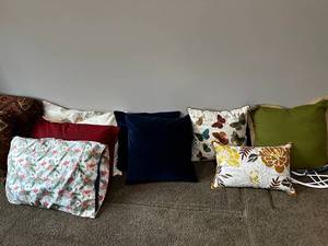 lot 170 image: Decorative Pillow Assortment