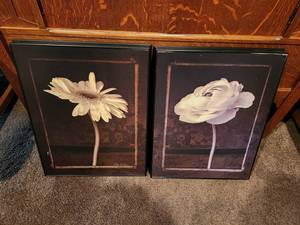 lot 180 image: St. Clairol Flower Art Prints