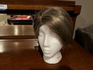 lot 184 image: Premium Grey Wig