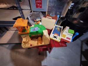 lot 198 image: Vintage Kids Playset Collection