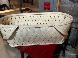 lot 205 image: Vintage Woven Wicker Basket